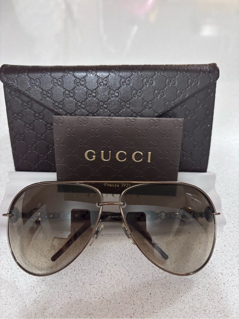 GUCCI authentic aviator frame sunglasses women